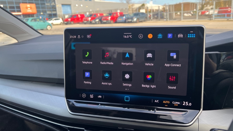 Used Volkswagen Golf 2025 for sale - 76888828: Photo 21