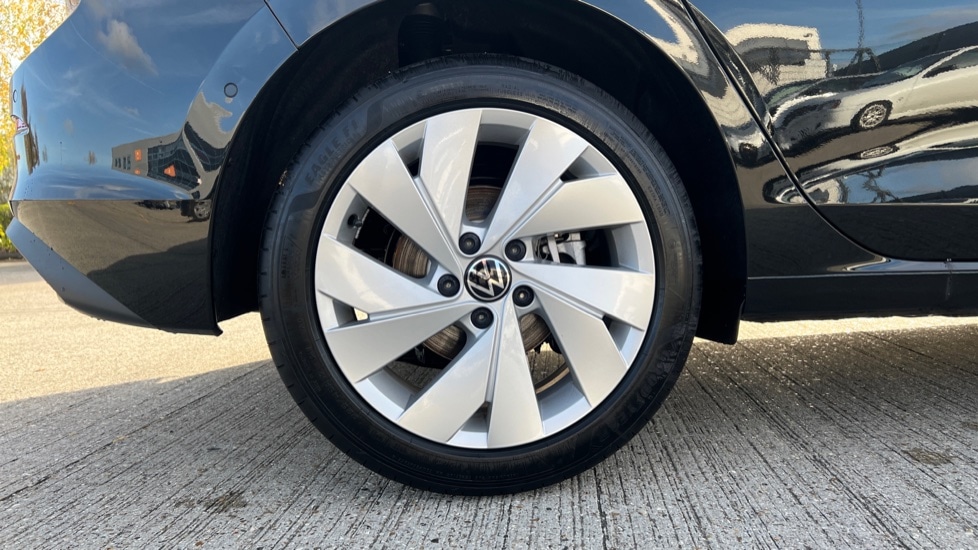 Used Volkswagen Golf 2025 for sale - 76888828: Photo 5