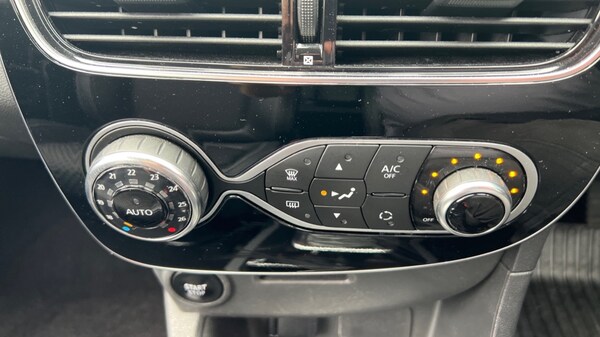 Used Renault Clio 2017 for sale - 75484489: Photo 34