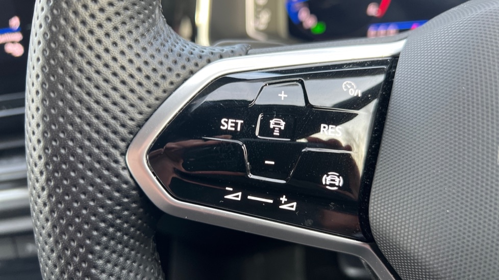 Used Volkswagen T-Roc 2022 for sale - 77010471: Photo 30