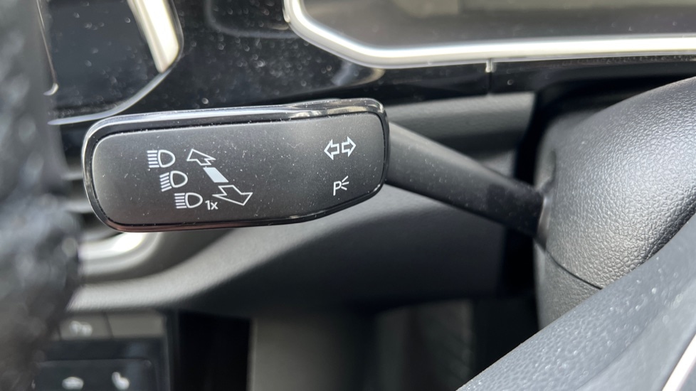 Used Volkswagen T-Roc 2022 for sale - 77010471: Photo 31