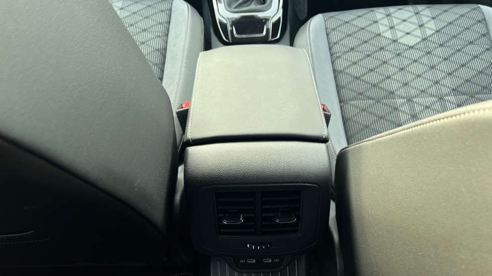 Used Volkswagen T-Roc 2022 for sale - 77010471: Photo 34