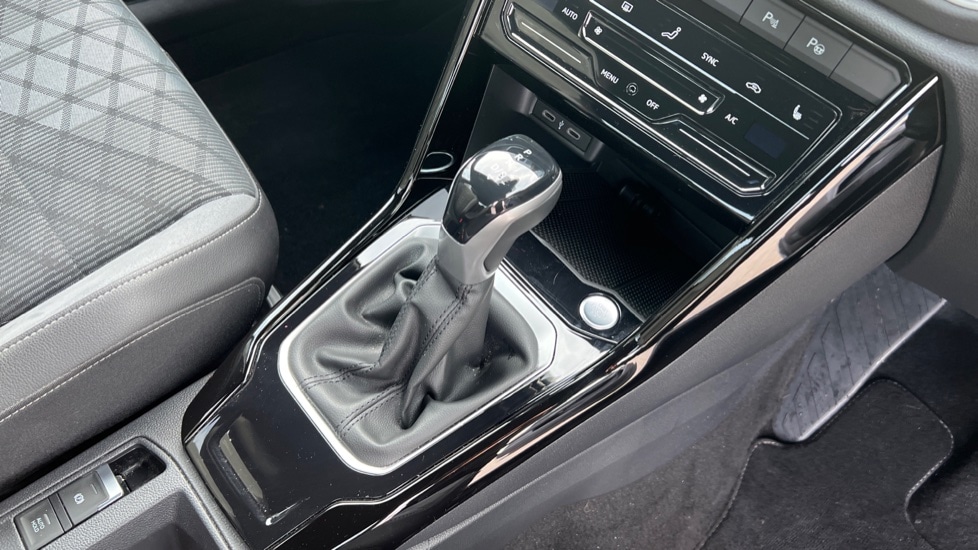 Used Volkswagen T-Roc 2022 for sale - 77010471: Photo 36