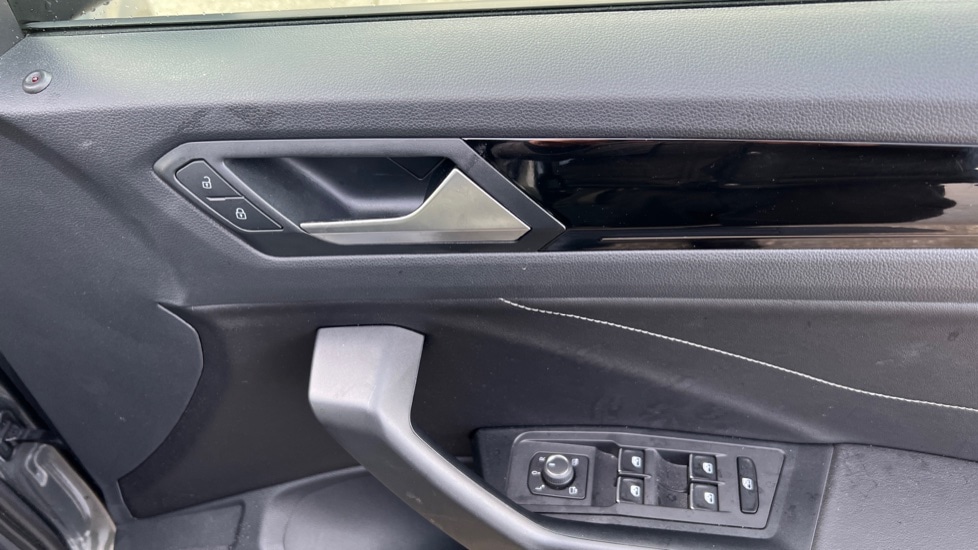 Used Volkswagen T-Roc 2022 for sale - 77010471: Photo 37