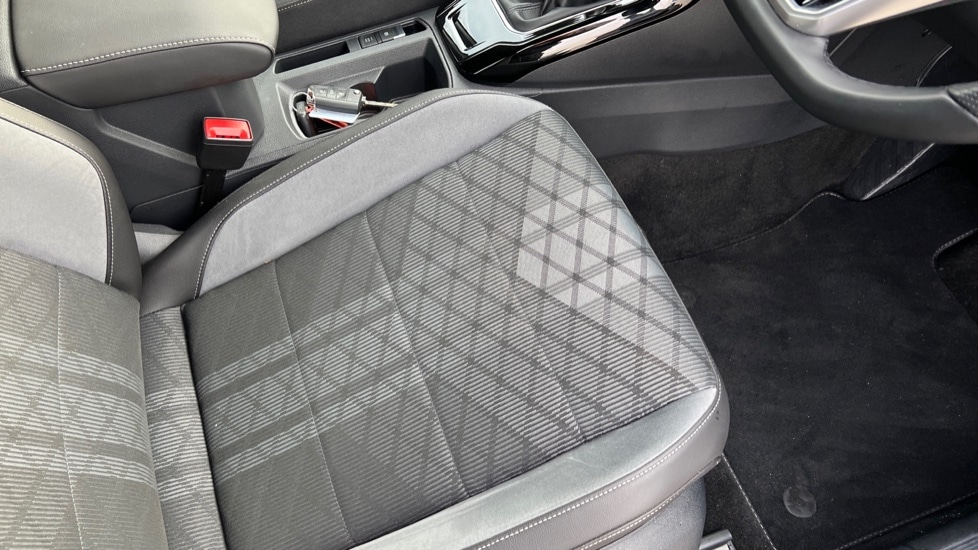 Used Volkswagen T-Roc 2022 for sale - 77010471: Photo 39