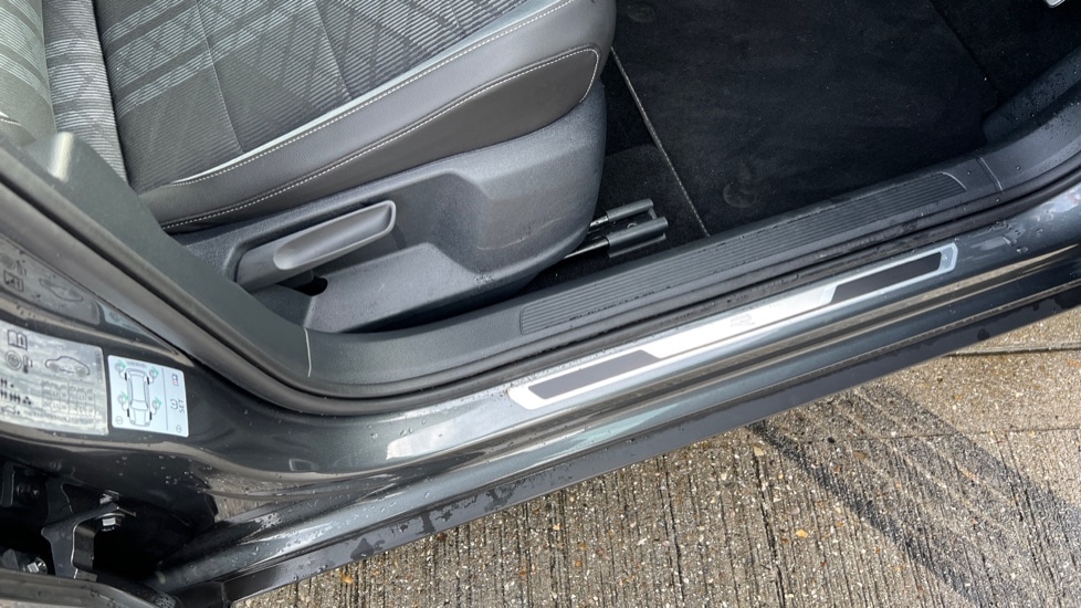 Used Volkswagen T-Roc 2022 for sale - 77010471: Photo 40