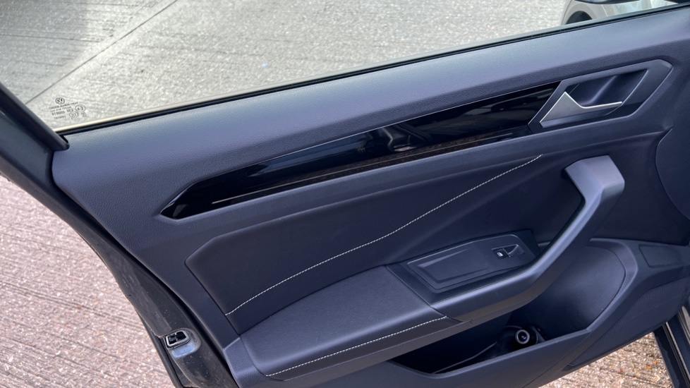 Used Volkswagen T-Roc 2022 for sale - 77010471: Photo 41