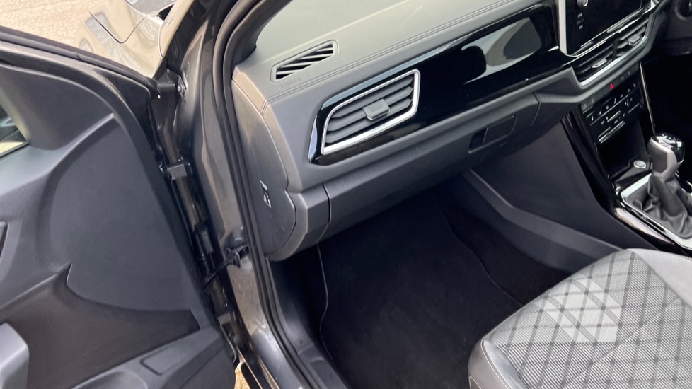 Used Volkswagen T-Roc 2022 for sale - 77010471: Photo 42