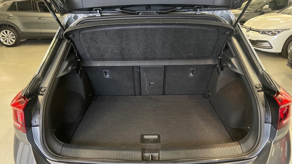 Used Volkswagen T-Roc 2023 for sale - 76971486: Photo 16