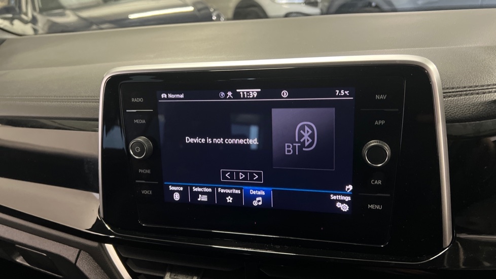 Used Volkswagen T-Roc 2023 for sale - 76971486: Photo 24