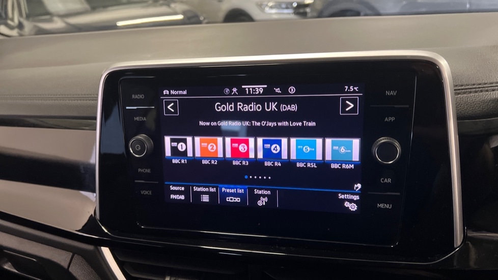 Used Volkswagen T-Roc 2023 for sale - 76971486: Photo 25