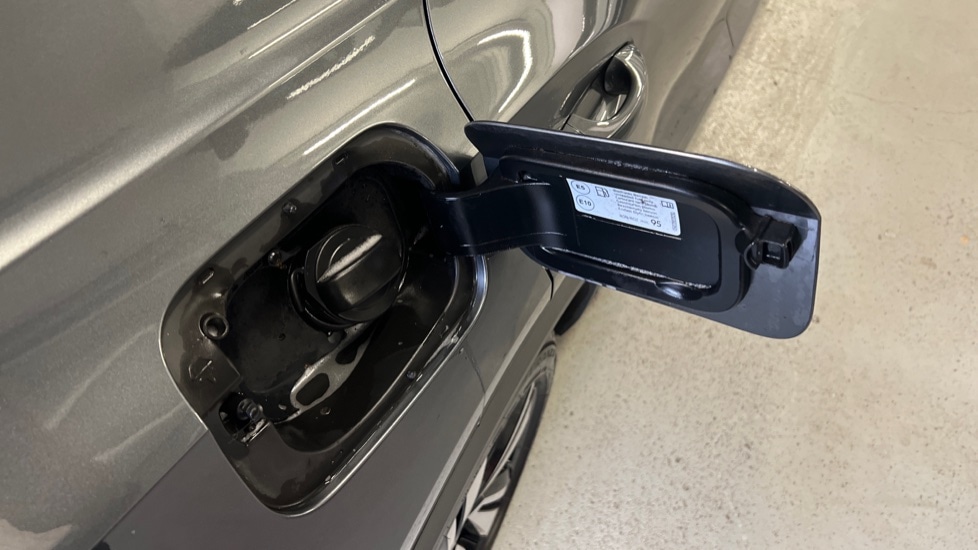 Used Volkswagen T-Roc 2023 for sale - 76971486: Photo 29