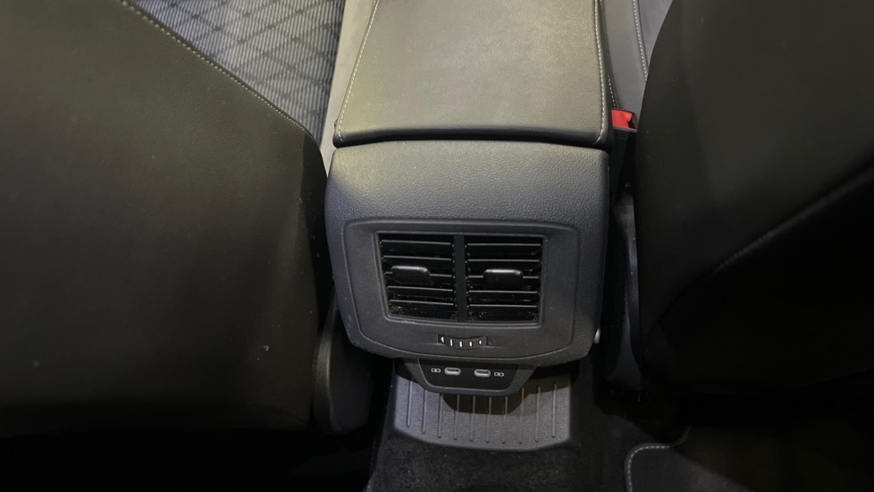 Used Volkswagen T-Roc 2023 for sale - 76971486: Photo 34