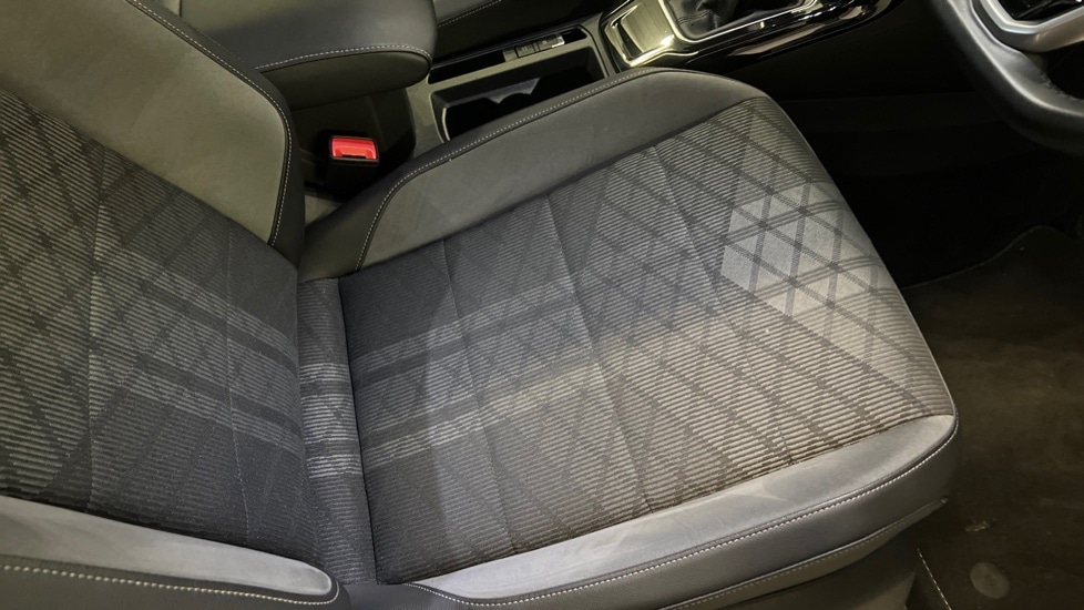 Used Volkswagen T-Roc 2023 for sale - 76971486: Photo 39