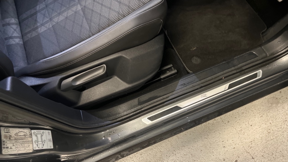 Used Volkswagen T-Roc 2023 for sale - 76971486: Photo 40