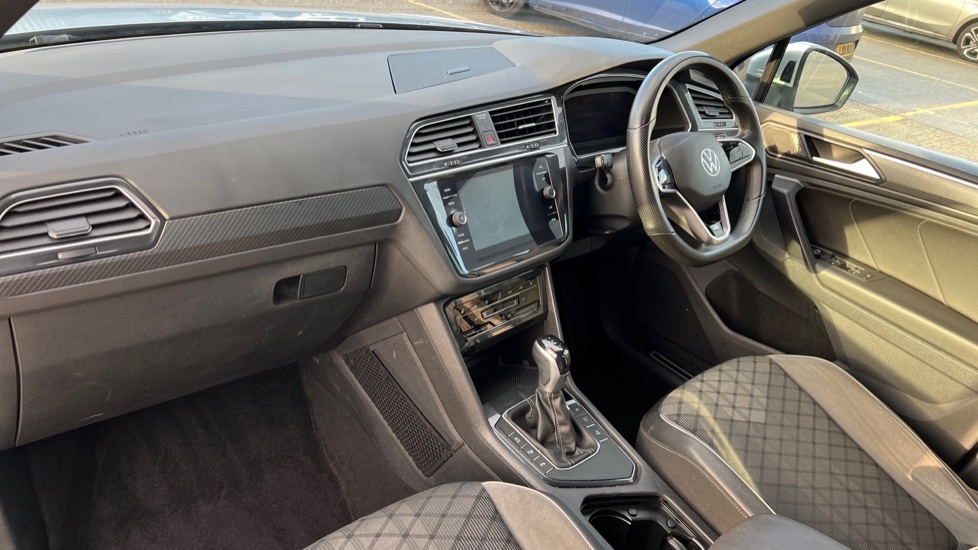Used Volkswagen Tiguan 2022 for sale - 76872350: Photo 2