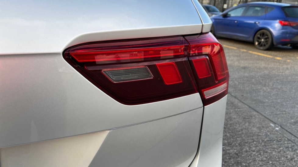 Used Volkswagen Tiguan 2022 for sale - 76872350: Photo 51