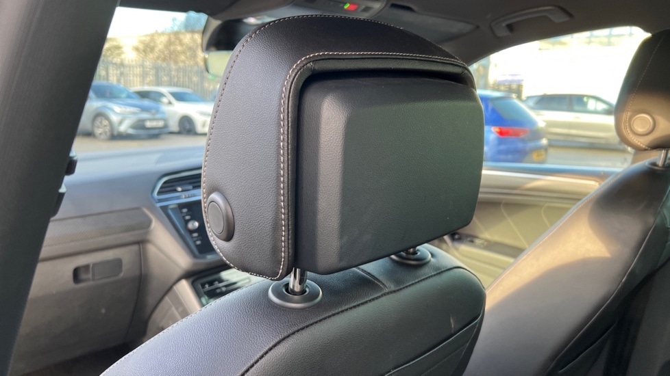 Used Volkswagen Tiguan 2022 for sale - 76872350: Photo 63