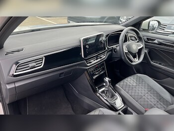 Used Volkswagen T-Roc 2025 for sale - 76908104: Photo