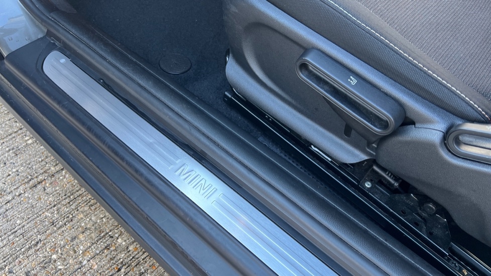 Used MINI Hatch 2019 for sale - 76804055: Photo 37