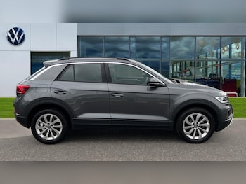 Used Volkswagen T-Roc 2023 for sale - 76438071: Photo
