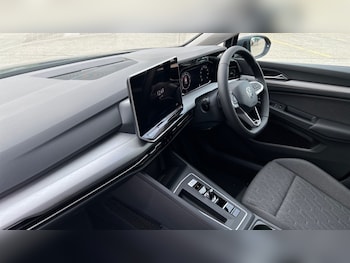 Used Volkswagen Golf 2025 for sale - 76475172: Photo