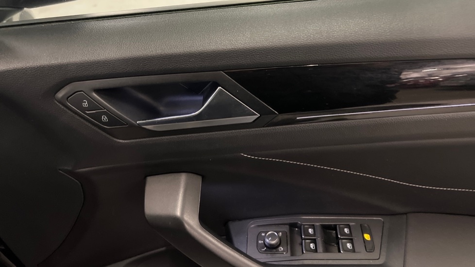 Used Volkswagen T-Roc 2022 for sale - 77042896: Photo 37