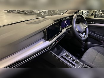 Used Volkswagen Golf 2023 for sale - 75652836: Photo