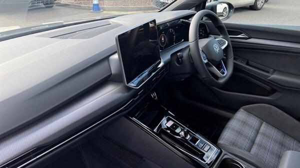 Used Volkswagen Golf 2025 for sale - 75484499: Photo 2