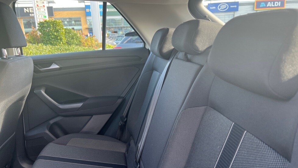 Used Volkswagen T-Roc 2025 for sale - 76870588: Photo 15