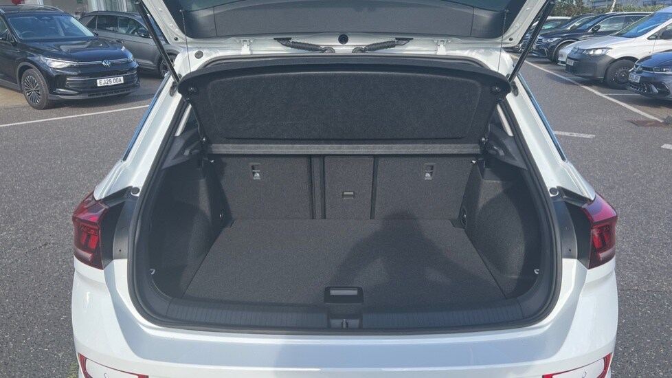 Used Volkswagen T-Roc 2025 for sale - 76870588: Photo 16
