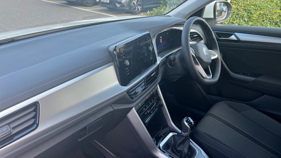 Used Volkswagen T-Roc 2025 for sale - 76870588: Photo 2