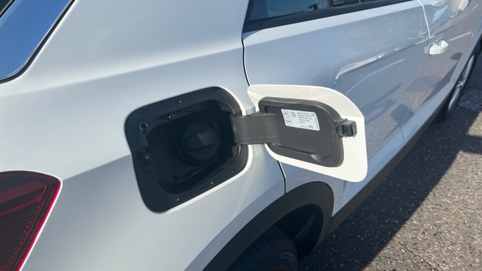 Used Volkswagen T-Roc 2025 for sale - 76870588: Photo 29