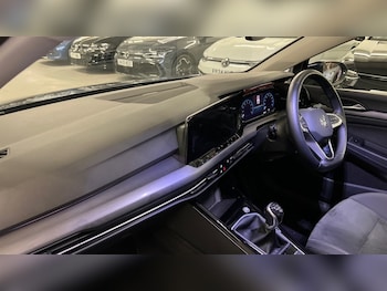 Used Volkswagen Golf 2023 for sale - 76873165: Photo