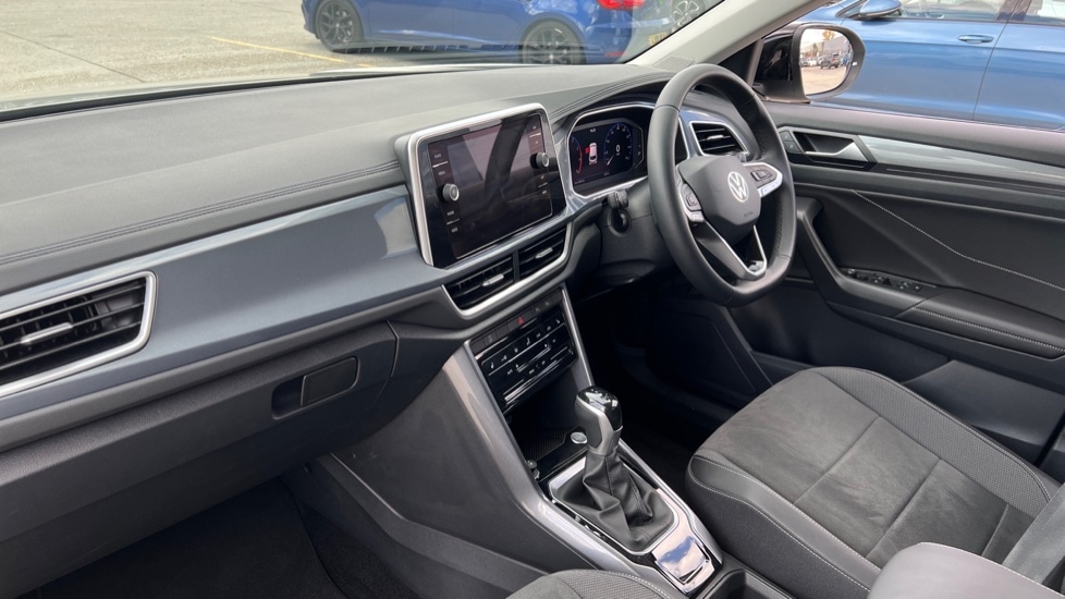 Used Volkswagen T-Roc 2023 for sale - 76441914: Photo 2