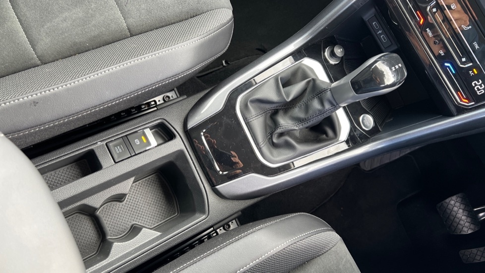 Used Volkswagen T-Roc 2023 for sale - 76441914: Photo 35