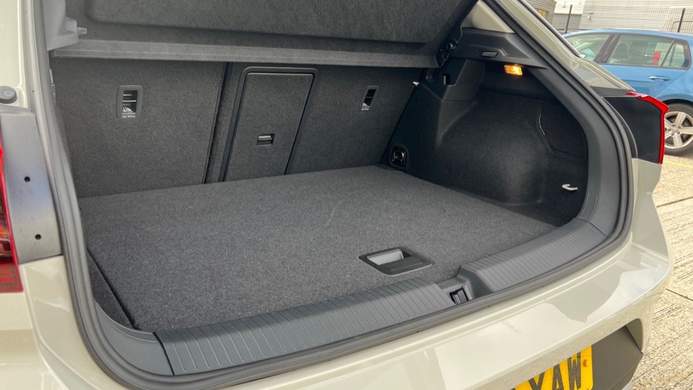 Used Volkswagen T-Roc 2023 for sale - 76441914: Photo 56