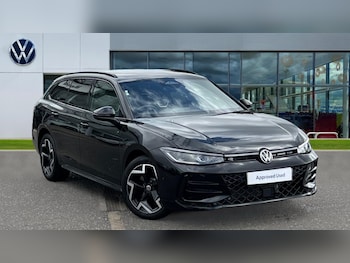 Used Volkswagen Passat 2025 for sale - 75943090: Photo