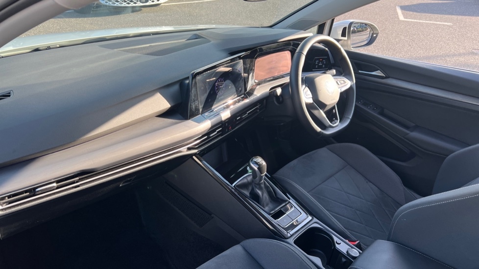 Used Volkswagen Golf 2024 for sale - 76871536: Photo 2