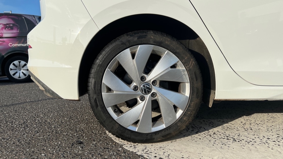 Used Volkswagen Golf 2024 for sale - 76871536: Photo 5