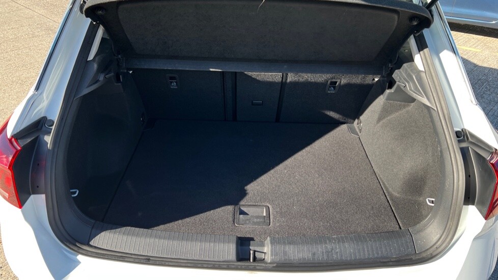 Used Volkswagen T-Roc 2023 for sale - 76328303: Photo 16