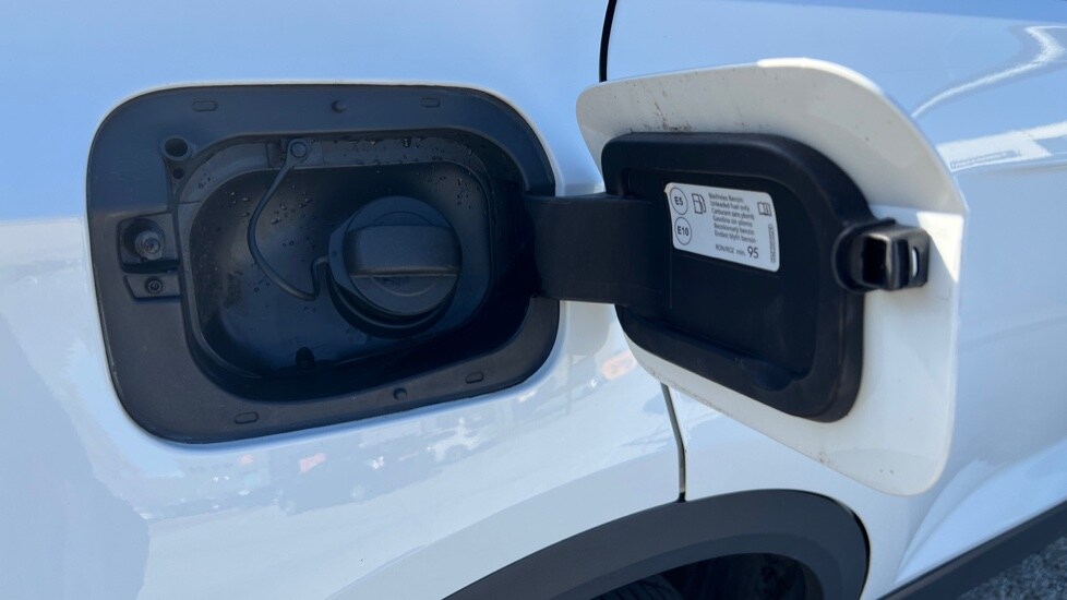 Used Volkswagen T-Roc 2023 for sale - 76328303: Photo 29