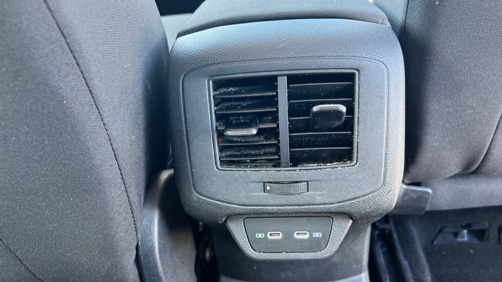 Used Volkswagen T-Roc 2023 for sale - 76328303: Photo 34