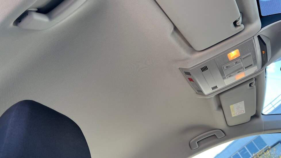 Used Volkswagen T-Roc 2023 for sale - 76328303: Photo 38