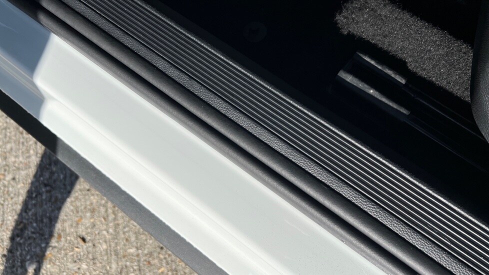 Used Volkswagen T-Roc 2023 for sale - 76328303: Photo 39