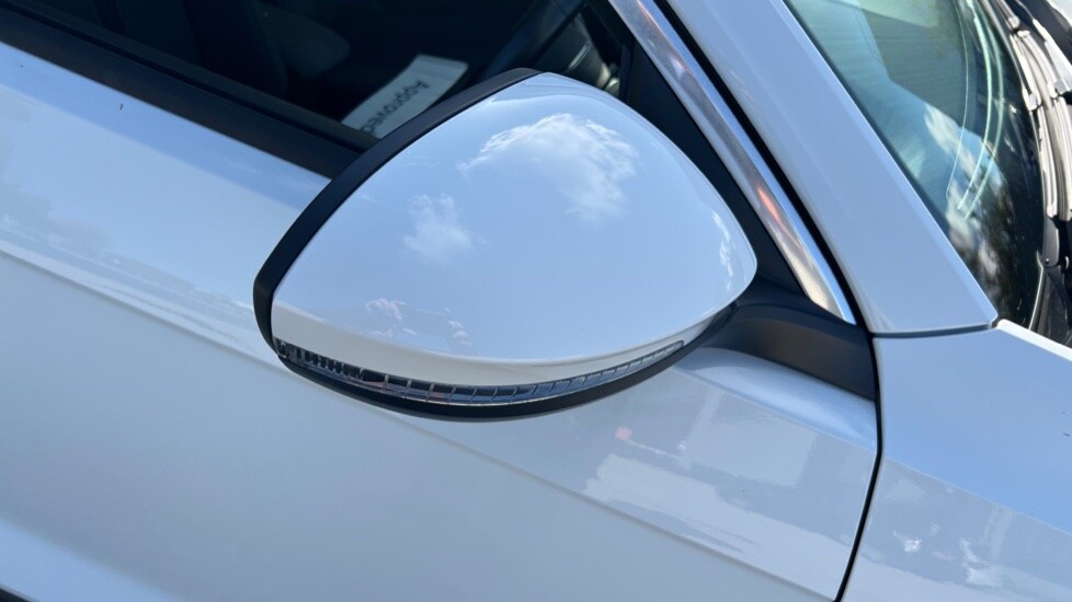 Used Volkswagen T-Roc 2023 for sale - 76328303: Photo 44