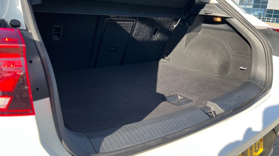 Used Volkswagen T-Roc 2023 for sale - 76328303: Photo 51