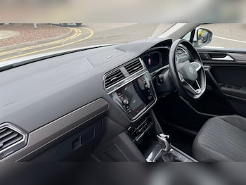 Used Volkswagen Tiguan Allspace 2023 for sale - 76008338: Photo 2