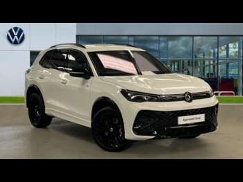 2025 - Black Edition 2.0 TSI 204PS 7-speed DSG 4Motion 5 Door