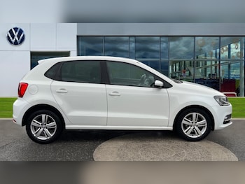 Used Volkswagen Polo 2016 for sale - 76999258: Photo